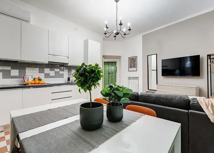 L&L Cozy 2-Bdr Apt In San Giovanni District